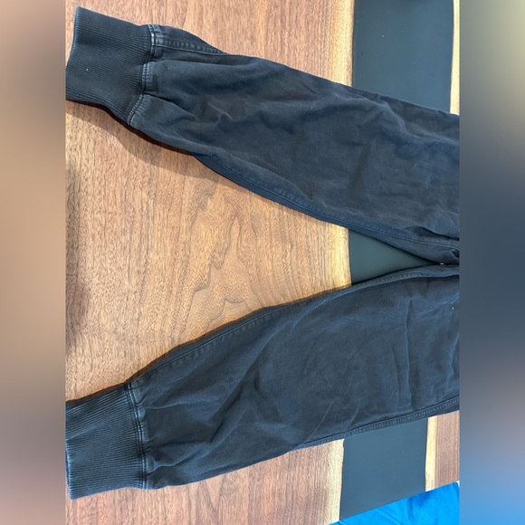 Joggers - Picture 3 of 4